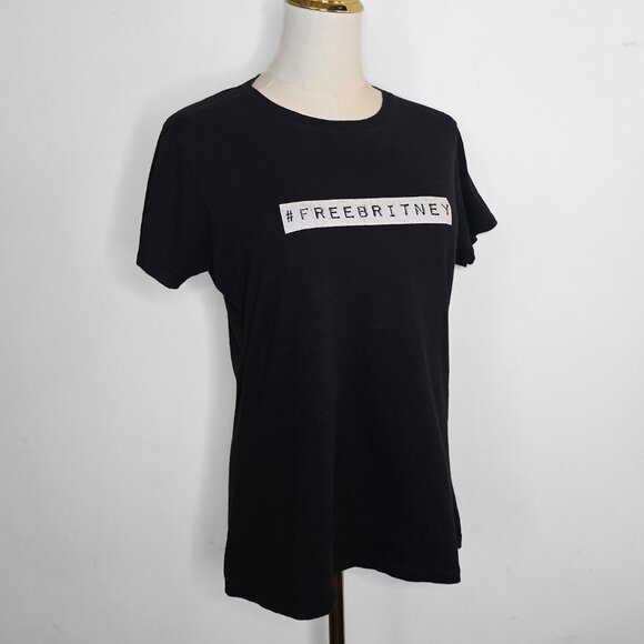 Black Fitted Graphic Britney Spears "#FreeBritney" Short Sleeve Tee T-Shirt - Picture 4 of 7